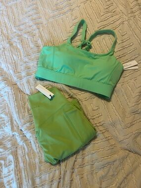 PARAGON NEW GREEN shorts and bra Reluna shorts